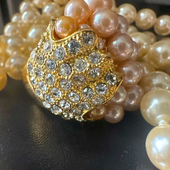 Vintage Large Cluster of Faux Pearls w Rhinestones Set in Gold - Picture 5 of 6